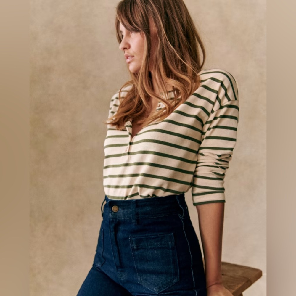 Sezane Gatsby Marinière in ecru/kaki size S. Long sleeved striped button knit.